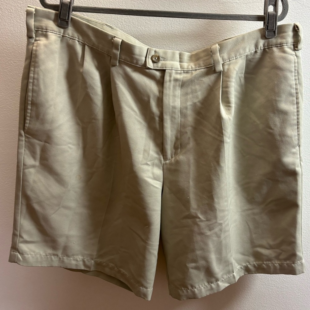 Dockers Microfiber Tan Shorts 40